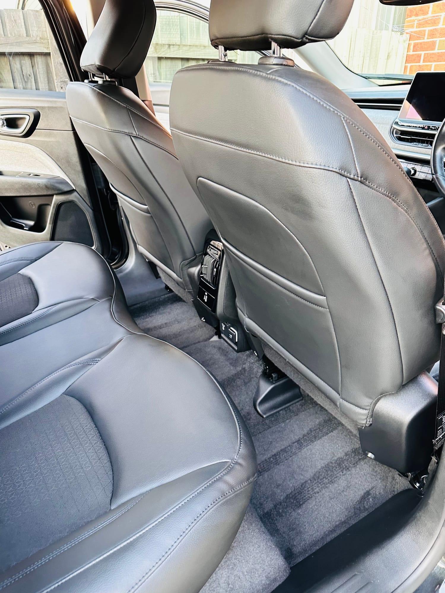 Jeep Compass — rear seats and floor, after detailing